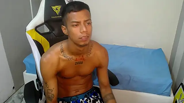 Snapshot of Nando_coll chatting on 27, 10, 2025 Nando coll online show from 27, 10, 2025