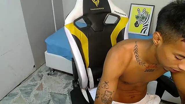 Snapshot of Nando_coll chatting on 28, 10, 2025 Nando coll online show from 28, 10, 2025