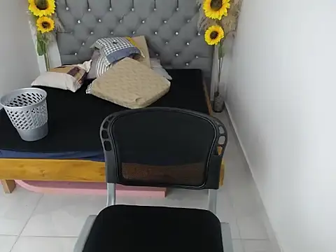 hotlesby valery online show from 3, 2, 2026