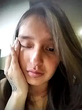 Snapshot of Karla-giraldo_ chatting on 9, 10, 2025 Karla-giraldo online show from 9, 10, 2025