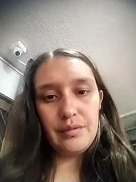 Snapshot of Karla-giraldo_ chatting on 17, 10, 2025 Karla-giraldo online show from 17, 10, 2025