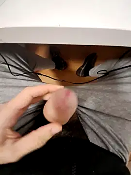 Snapshot of mecumming2 chatting on 31, 10, 2025 mecumming2 online show from 31, 10, 2025