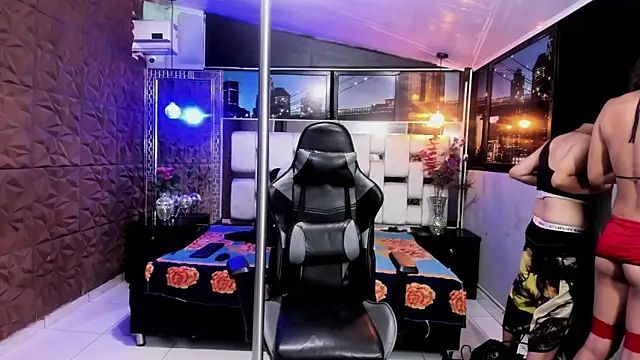 Snapshot of Twindesires chatting on 12, 10, 2025 Twindesires online show from 12, 10, 2025