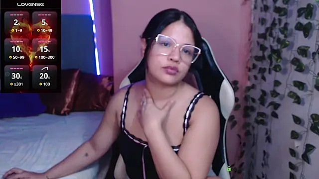 RoseCalloway online show from 28, 4, 2026