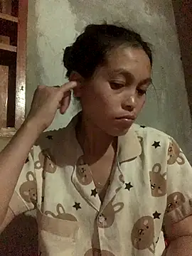 Snapshot of Halyy_xx chatting on 2, 10, 2025 Halyy xx online show from 2, 10, 2025