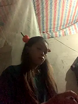 Snapshot of Halyy_xx chatting on 10, 10, 2025 Halyy xx online show from 10, 10, 2025