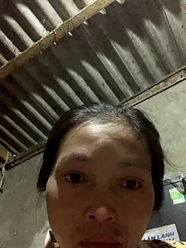 Snapshot of Halyy_xx chatting on 18, 10, 2025 Halyy xx online show from 18, 10, 2025