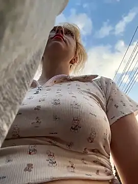 RonnieKiss online show from 13, 2, 2026