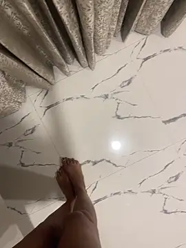 Snapshot of Sexy_2holic3 chatting on 26, 10, 2025 Sexy 2holic3 online show from 26, 10, 2025