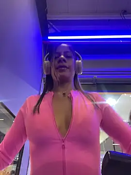 KatThomas online show from 13, 11, 2025