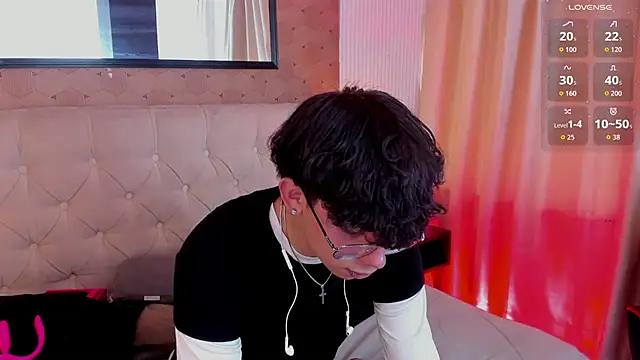 Snapshot of liam_twiink chatting on 9, 7, 2026 liam twiink online show from 9, 7, 2026