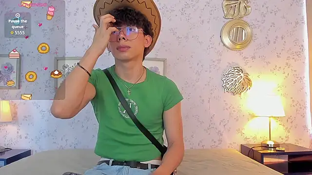 Snapshot of liam_twiink chatting on 15, 7, 2026 liam twiink online show from 15, 7, 2026