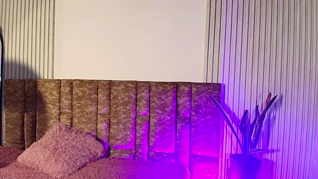 Missdionne curly online show from 3, 3, 2026