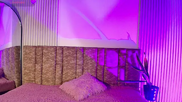 Missdionne curly online show from 7, 3, 2026