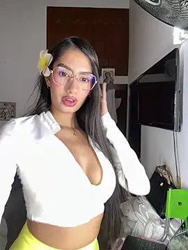 Julieta Duque online show from 31, 3, 2026