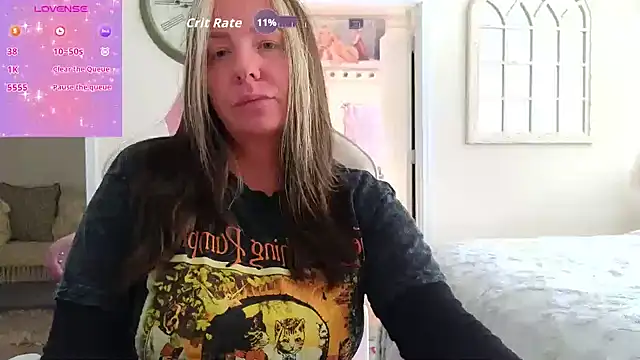 Snapshot of STIFFLERSMOMM chatting on 5, 11, 2025 STIFFLERSMOMM online show from 5, 11, 2025