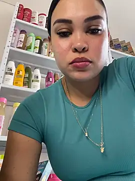 Snapshot of FOX_LATINA chatting on 15, 7, 2026 FOX LATINA online show from 15, 7, 2026