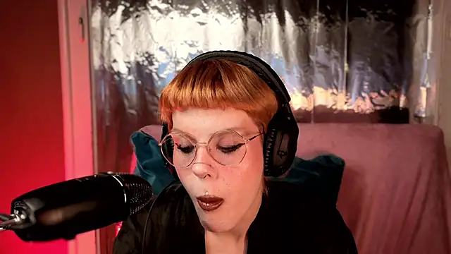 tacodeluxxxe online show from 16, 4, 2026