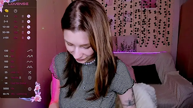 LinaBlossom  online show from 14, 12, 2025