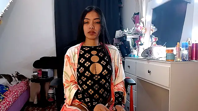 Snapshot of pocahot222 chatting on 13, 10, 2025 pocahot222 online show from 13, 10, 2025