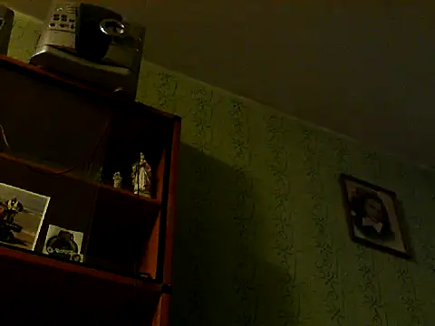 Snapshot of oksiukas chatting on 22, 9, 2025 oksiukas online show from 22, 9, 2025