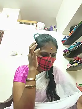 Snapshot of Tamil_Yalini12 chatting on 4, 6, 2026 Tamil Yalini12 online show from 4, 6, 2026