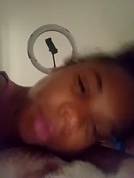 PrettahSantos online show from 29, 9, 2025