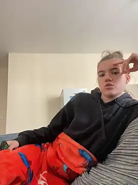 Lucy-XXX- online show from 4, 10, 2025