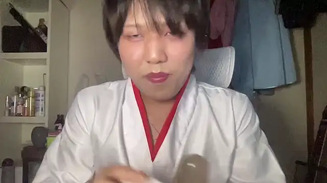 Snapshot of nuu1_221 chatting on 25, 10, 2025 nuu1 221 online show from 25, 10, 2025