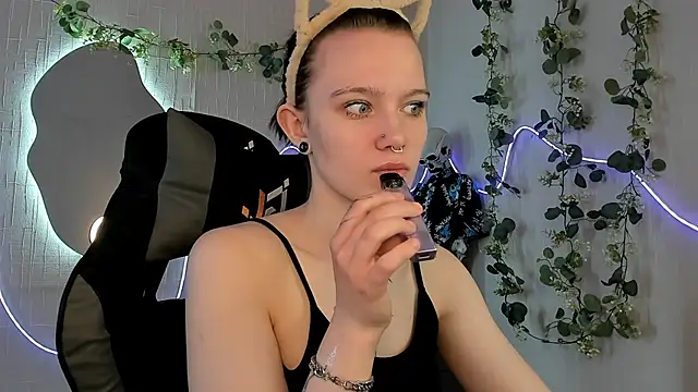 Snapshot of Elastikisss chatting on 11, 4, 2026 Elastikisss online show from 11, 4, 2026