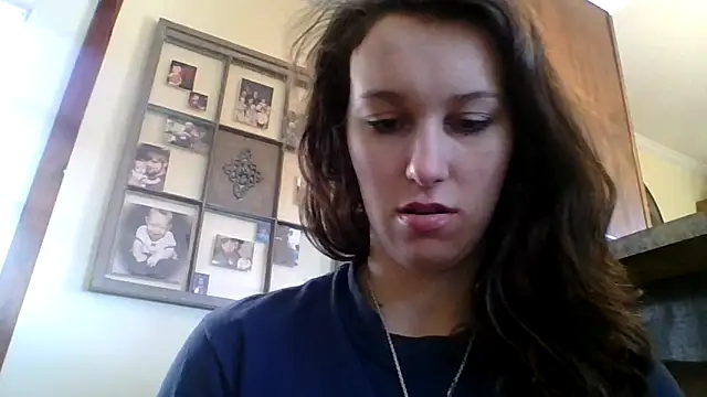 Snapshot of brunettebabexo3 chatting on 18, 1, 2026 brunettebabexo3 online show from 18, 1, 2026