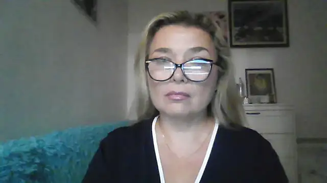 Myrienna online show from 1, 10, 2025