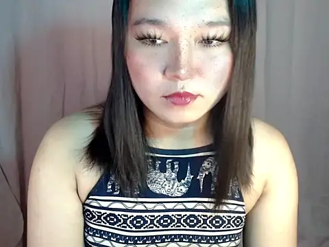 Snapshot of Eyes-on-me chatting on 26, 10, 2025 Eyes-on-me online show from 26, 10, 2025
