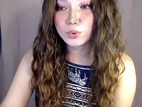 Snapshot of Eyes-on-me chatting on 23, 11, 2025 Eyes-on-me online show from 23, 11, 2025