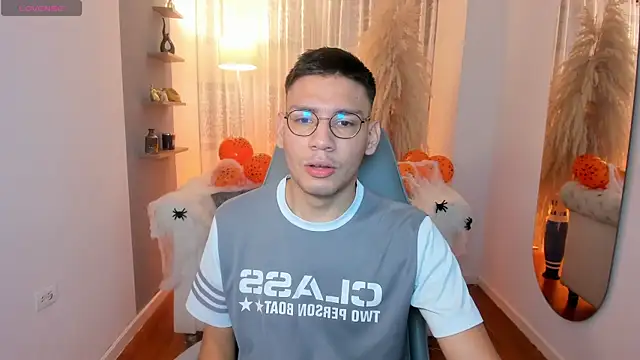 marcuswildx online show from 3, 10, 2025