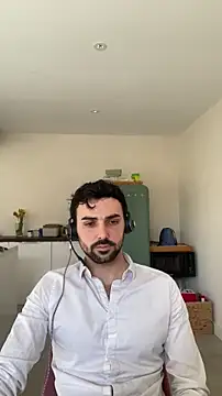 Snapshot of eauminerale chatting on 3, 3, 2026 eauminerale online show from 3, 3, 2026