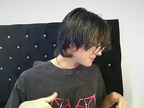 Matti Mendez  online show from 13, 7, 2026