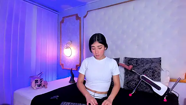 Mariana Kalo online show from 6, 1, 2026