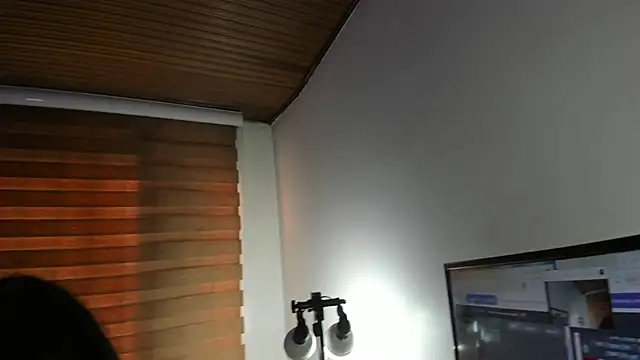 Snapshot of Antonela_vargas chatting on 15, 12, 2025 Antonela vargas online show from 15, 12, 2025