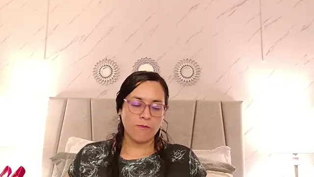 Snapshot of Michell_Monet chatting on 4, 5, 2026 Michell Monet online show from 4, 5, 2026