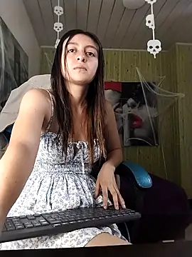 lala clark online show from 16, 11, 2025