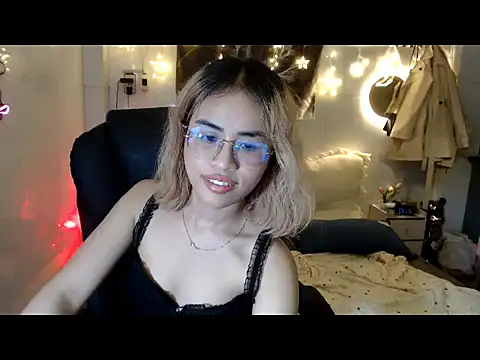 EllieYoon online show from 16, 10, 2025