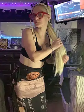 Snapshot of blondebarbiebae chatting on 29, 5, 2026 blondebarbiebae online show from 29, 5, 2026