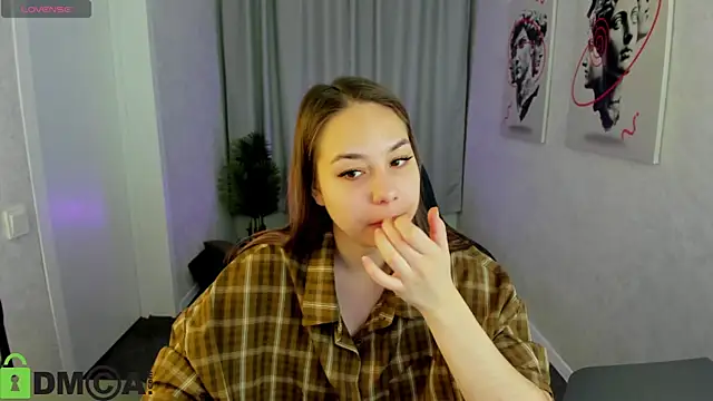 Al1ice Moures online show from 3, 11, 2025