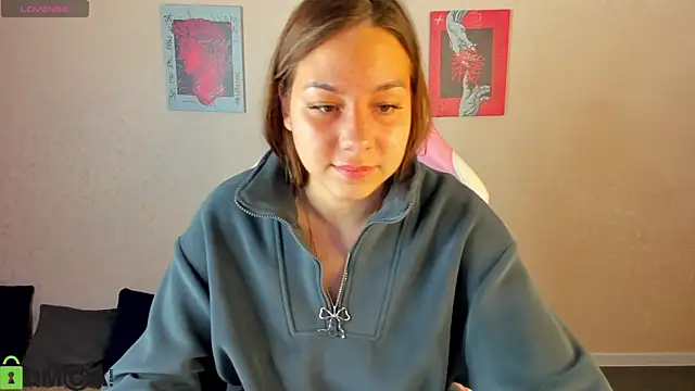 Al1ice Moures online show from 25, 11, 2025