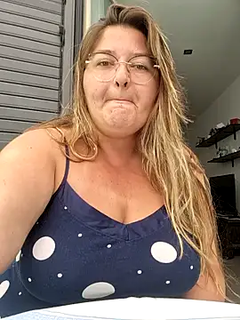 Snapshot of HornyBella88 chatting on 25, 9, 2025 HornyBella88 online show from 25, 9, 2025