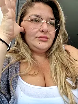 Snapshot of HornyBella88 chatting on 3, 10, 2025 HornyBella88 online show from 3, 10, 2025