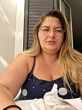 Snapshot of HornyBella88 chatting on 19, 10, 2025 HornyBella88 online show from 19, 10, 2025