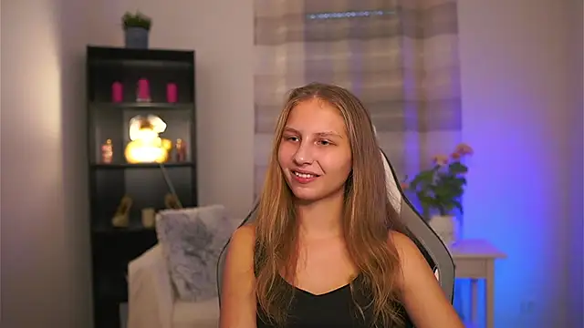 Snapshot of emmie_murray chatting on 4, 2, 2026 emmie murray online show from 4, 2, 2026