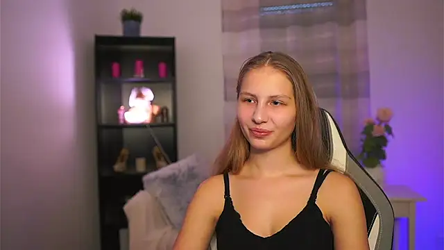 Snapshot of emmie_murray chatting on 20, 2, 2026 emmie murray online show from 20, 2, 2026